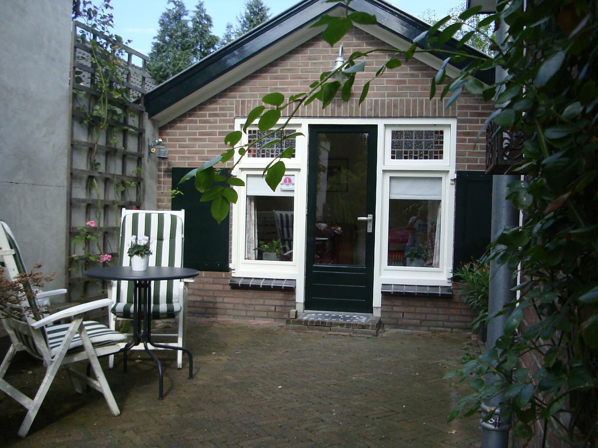 B&B Hotel California Wichmond Bagian luar foto